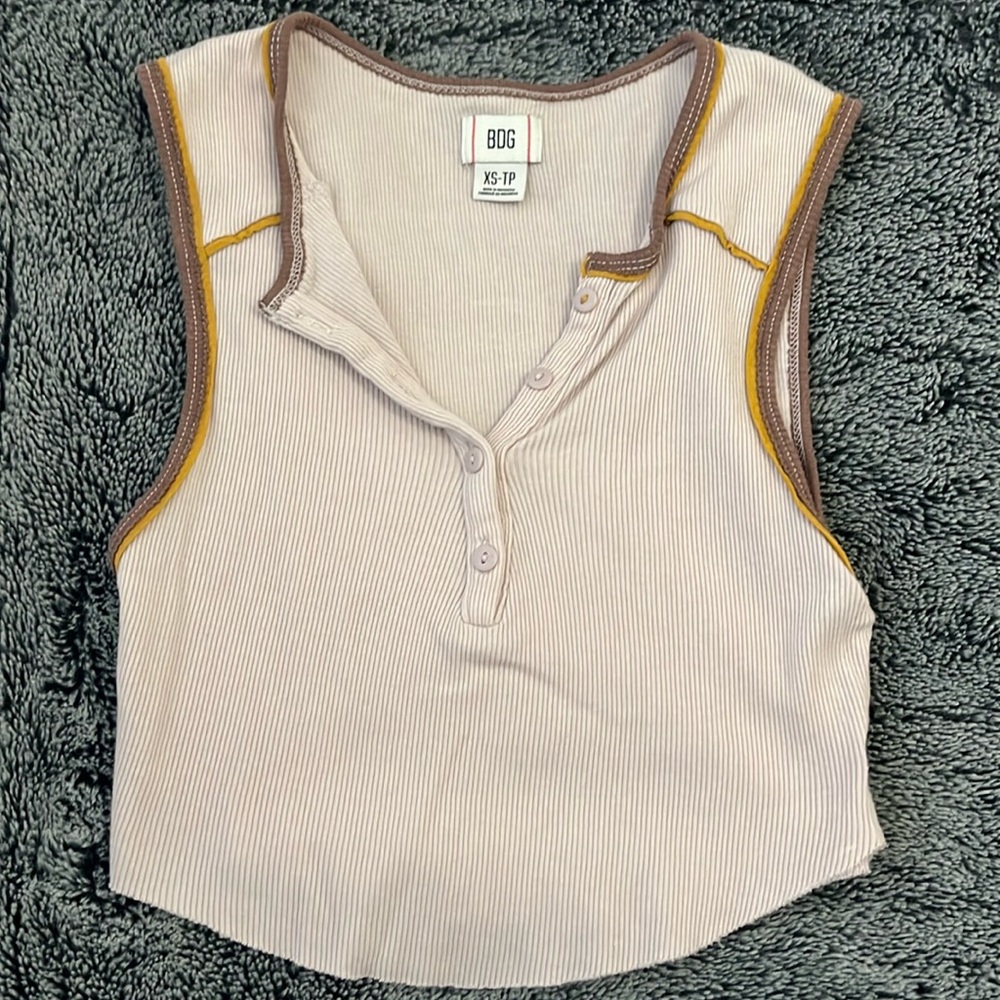 BDG - juniors crop top size xs color- light pink